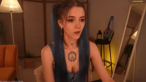 violettessa online show from 10.22.25