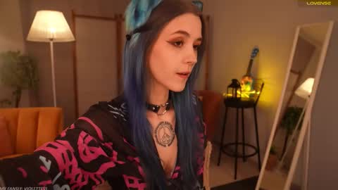 violettessa online show from 10.23.25