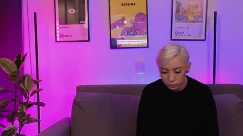 Snapshot of violettgrey_ chatting on 02.16.26 Violet online show from 02.16.26