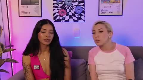 Snapshot of violettgrey_ chatting on 06.23.26 Violet online show from 06.23.26