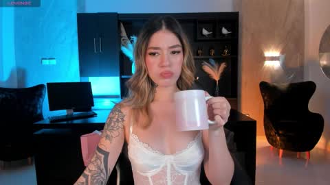 Violett  online show from 10.01.25