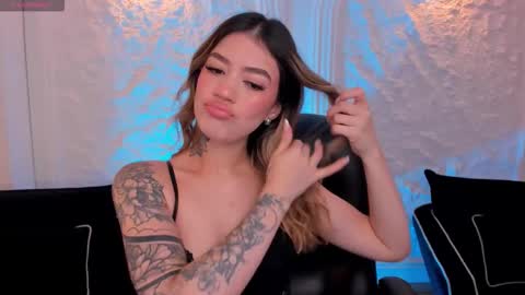 Violett  online show from 10.18.25