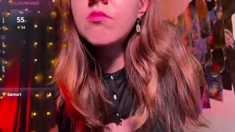 Snapshot of violettmo0n chatting on 02.15.26 Next stream 1522026 400 GMT 3 online show from 02.15.26