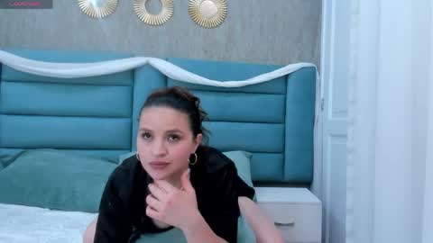 Snapshot of violettrossy chatting on 04.21.26 violet rossy online show from 04.21.26