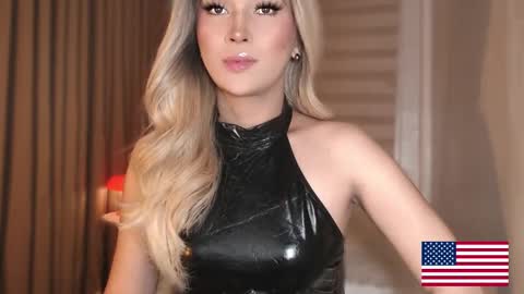 Snapshot of violetversacexx chatting on 02.15.26 Best Of Both Worlds online show from 02.15.26