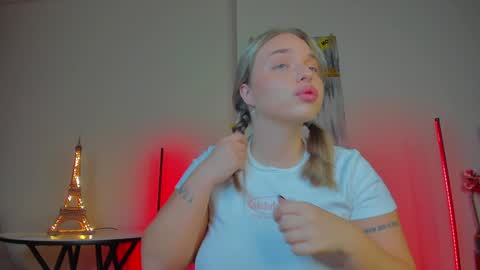 Violla online show from 12.25.24