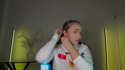 Violla online show from 10.17.25