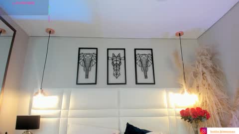 VIOLLET online show from 10.17.25