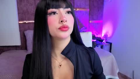 viollettebylyly online show from 11.27.25