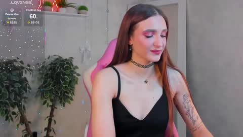 Snapshot of virdjinia_green chatting on 05.20.26 Virdjinia online show from 05.20.26