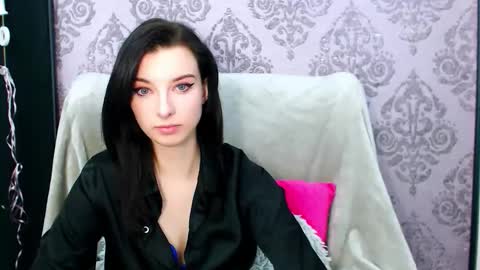 VirginLuna online show from 12.03.25