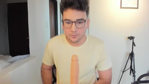 Snapshot of vito_ferrero chatting on 10.13.25 Vito Ferrer online show from 10.13.25