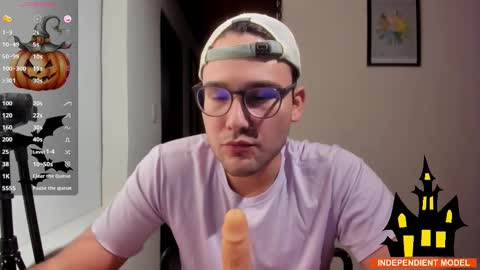 Snapshot of vito_ferrero chatting on 10.25.25 Vito Ferrer online show from 10.25.25