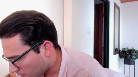 Snapshot of vito_ferrero chatting on 11.11.25 Vito Ferrer online show from 11.11.25