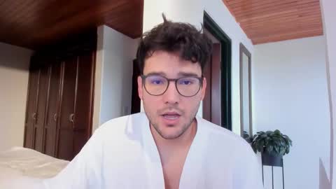 Snapshot of vito_ferrero chatting on 11.16.25 Vito Ferrer online show from 11.16.25