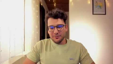 Snapshot of vito_ferrero chatting on 11.25.25 Vito Ferrer online show from 11.25.25