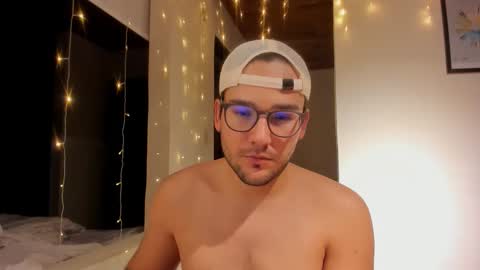 Snapshot of vito_ferrero chatting on 11.26.25 Vito Ferrer online show from 11.26.25