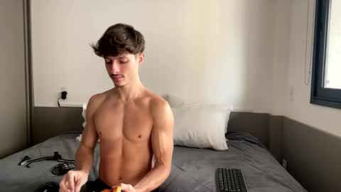 vitoraugustoxxx online show from 10.27.25