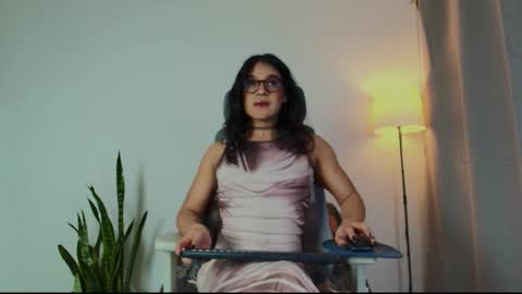 VittaaaPlease help me with your thumbs up its important  online show from 11.29.25