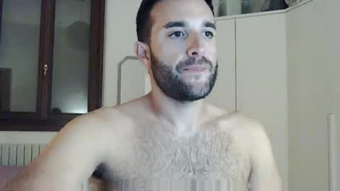Snapshot of vittorio20cm chatting on 10.14.25 vittorio20cm online show from 10.14.25