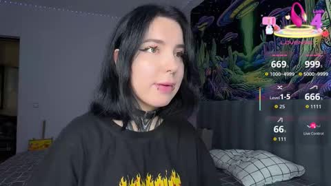 Vivi   online show from 10.08.25