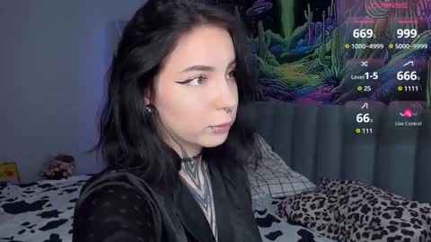 Vivi   online show from 11.16.25