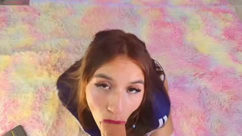 Snapshot of vivi_luv chatting on 03.10.25 Vivi online show from 03.10.25