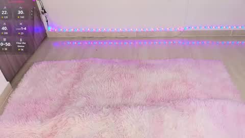 Snapshot of vivi_luv chatting on 11.14.25 Vivi online show from 11.14.25