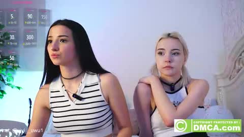 Snapshot of vivi_uwu chatting on 11.21.25 Vivi online show from 11.21.25