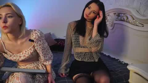 Snapshot of vivi_uwu chatting on 11.26.25 Vivi online show from 11.26.25