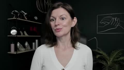 Vivian online show from 11.03.25