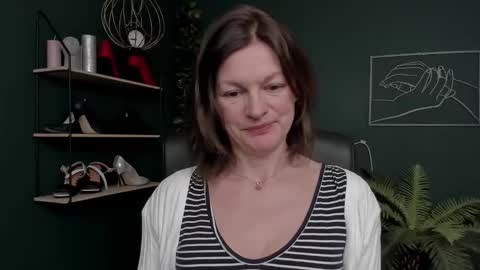 Vivian online show from 11.22.25