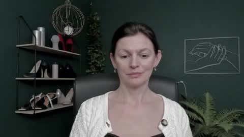 Vivian online show from 12.18.25