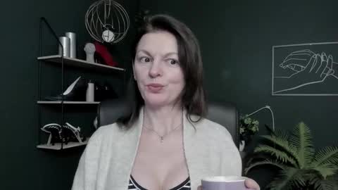 Snapshot of vivian_dream chatting on 02.10.26 Vivian online show from 02.10.26