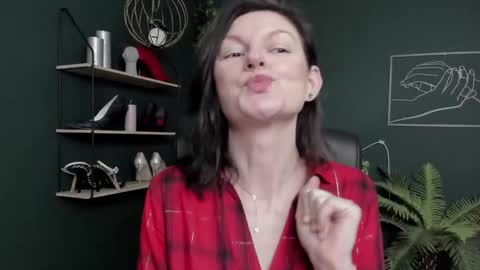 Snapshot of vivian_dream chatting on 02.24.26 Vivian online show from 02.24.26