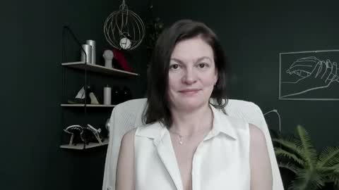 Vivian online show from 04.17.26