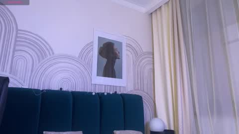 Vivian Evans online show from 12.01.25