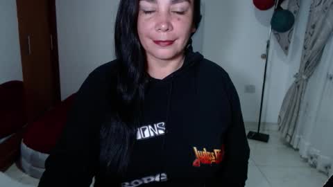 vivian_milf_paint online show from 11.24.25