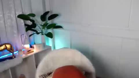 Vivian online show from 01.25.25