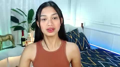 Vivian online show from 03.04.25