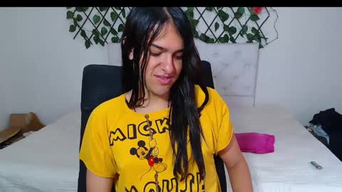 Snapshot of vivianalatin chatting on 04.20.26 instagram Viviana73215 online show from 04.20.26