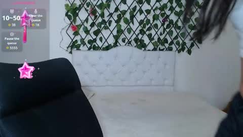 Snapshot of vivianalatin chatting on 04.22.26 instagram Viviana73215 online show from 04.22.26