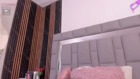 Vivi online show from 11.17.25