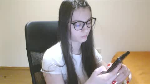 Snapshot of vivianngray chatting on 02.09.25 Vivian Gray online show from 02.09.25