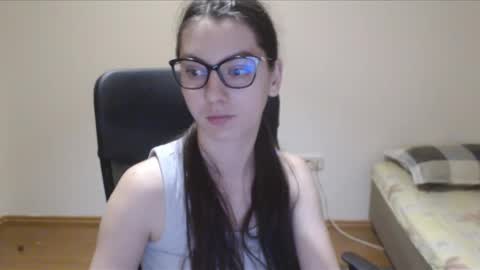 Snapshot of vivianngray chatting on 03.07.25 Vivian Gray online show from 03.07.25