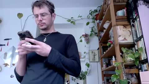 Snapshot of vivid_ether chatting on 02.19.25 Viv online show from 02.19.25