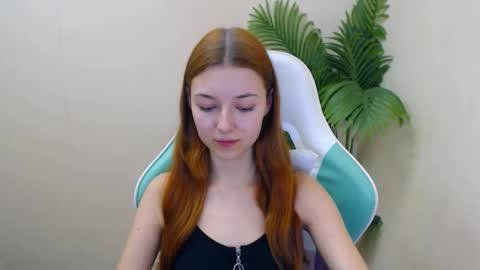 Vivien online show from 02.03.25