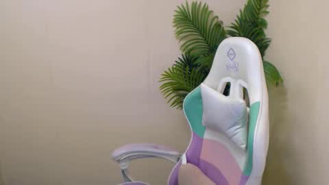 Vivien online show from 02.18.25