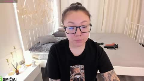 Vivien online show from 04.16.26