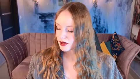 Snapshot of vivienleeigh chatting on 11.09.25 Vivien online show from 11.09.25